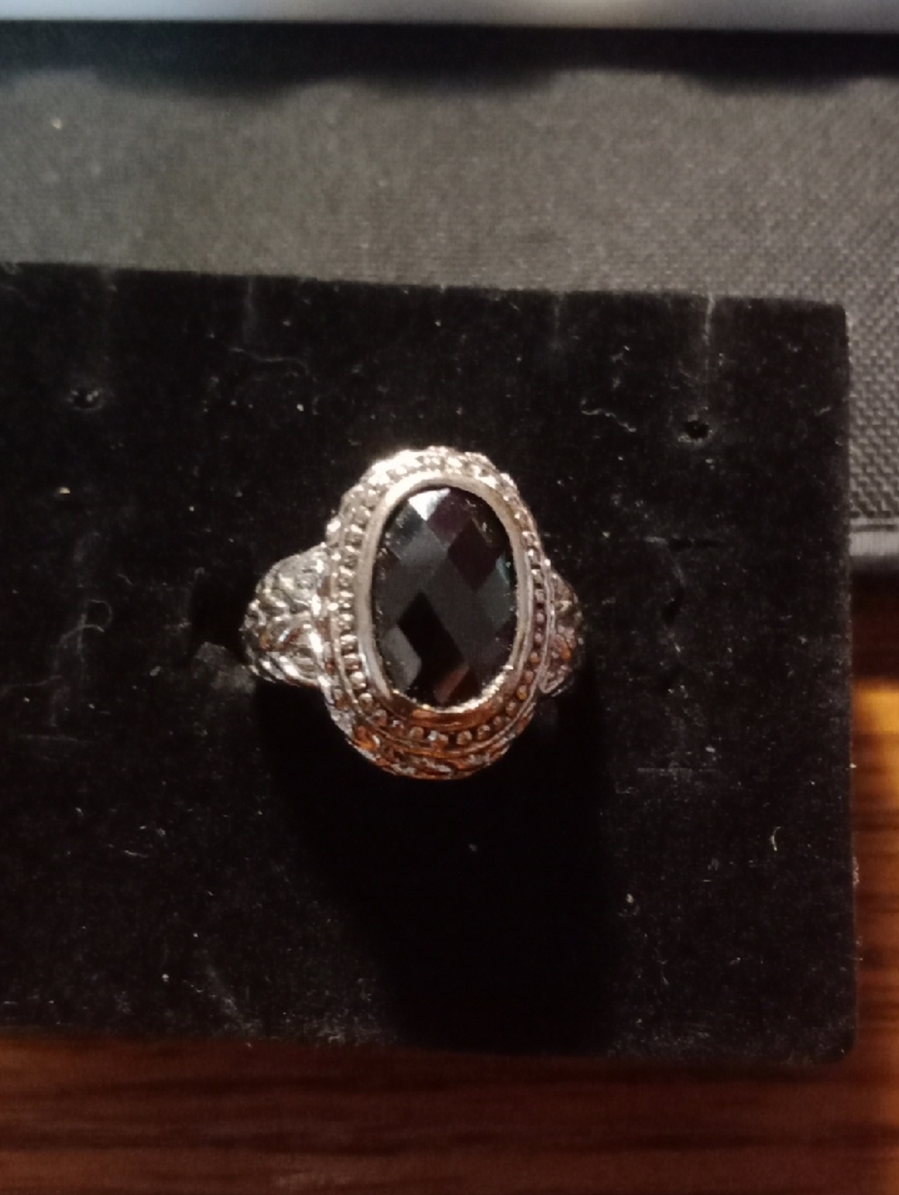 Sterling Silver Black Oval Stone Vintage-Style Ring